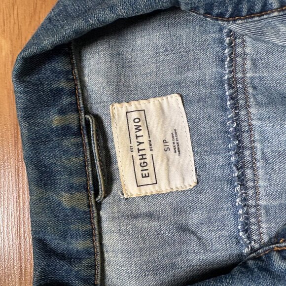 Women's Small Denim Jacket - Picture 4 of 4